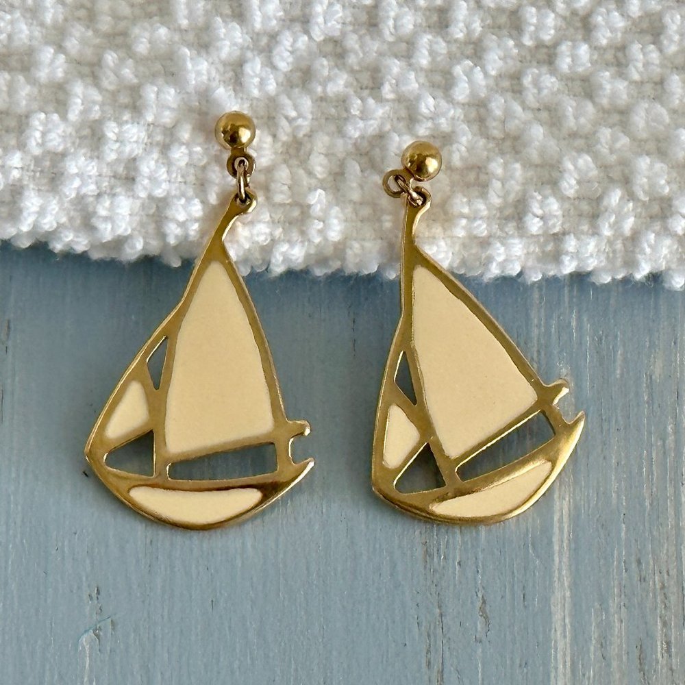 Sail Away w Me! Gold Tone & Ivory Enamel Vintage Sailboat Pierced Earrings